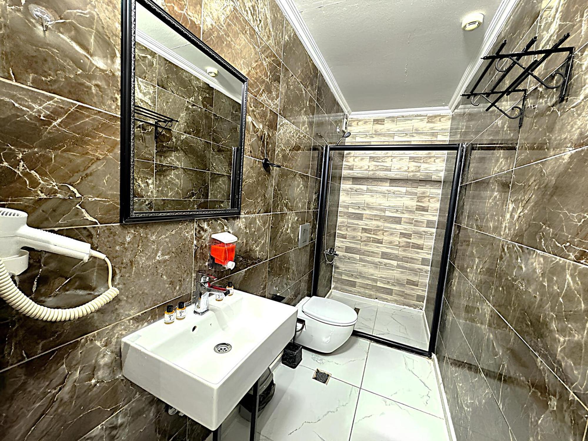 Grand Lara Hotel & Apartments Истанбул Екстериор снимка